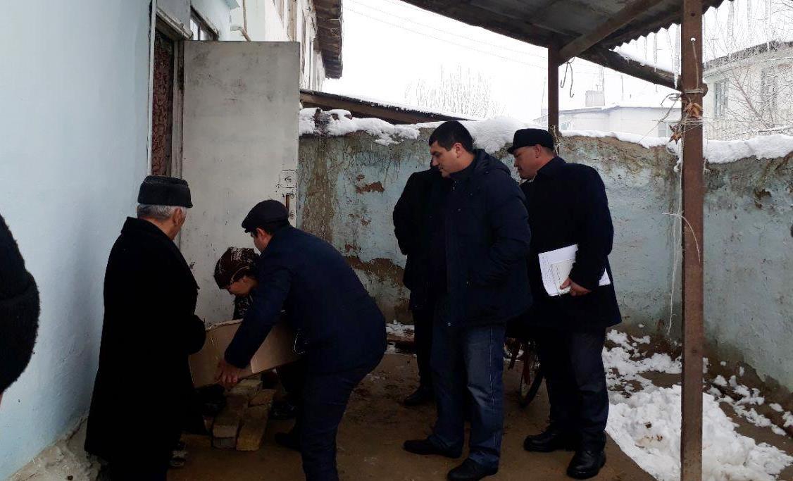 UzLiDeP and sponsors will repair the house of J. Sulaimonov from the village of Manas