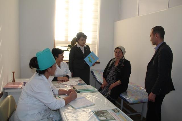 По инициативе УзЛиДеП 10 заминским женщинам выданы путевки на бесплатное лечение (+фото)