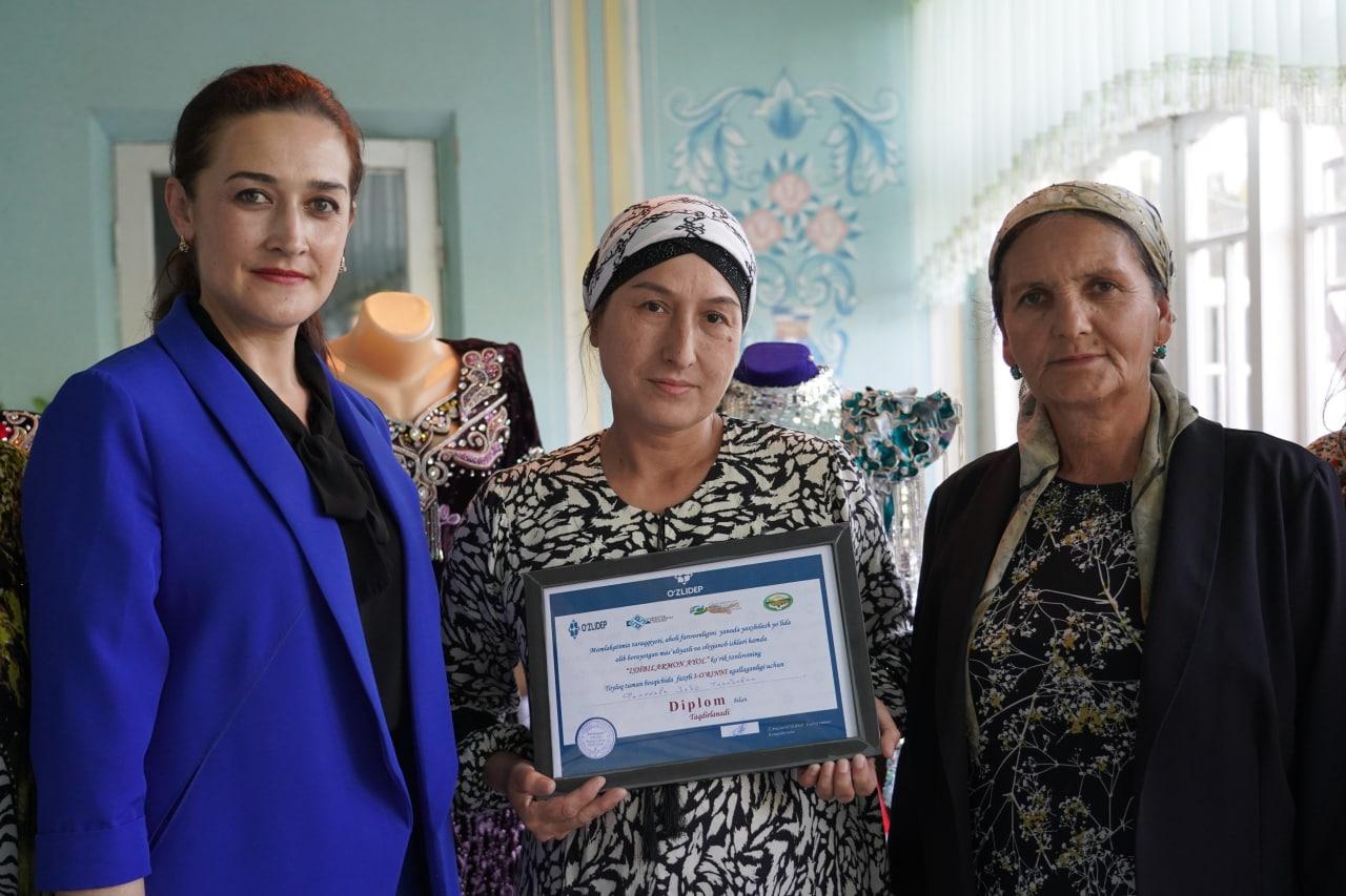 Победитель смотра-конкурса “Ишбилармон аёл – 2022” из Тайлака обеспечила работой 32 женщин