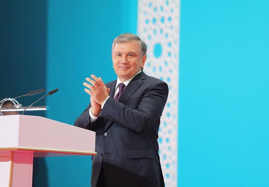 Президент Шавкат Мирзиёев Ўзбекистон ёшларини байрам билан табриклади 