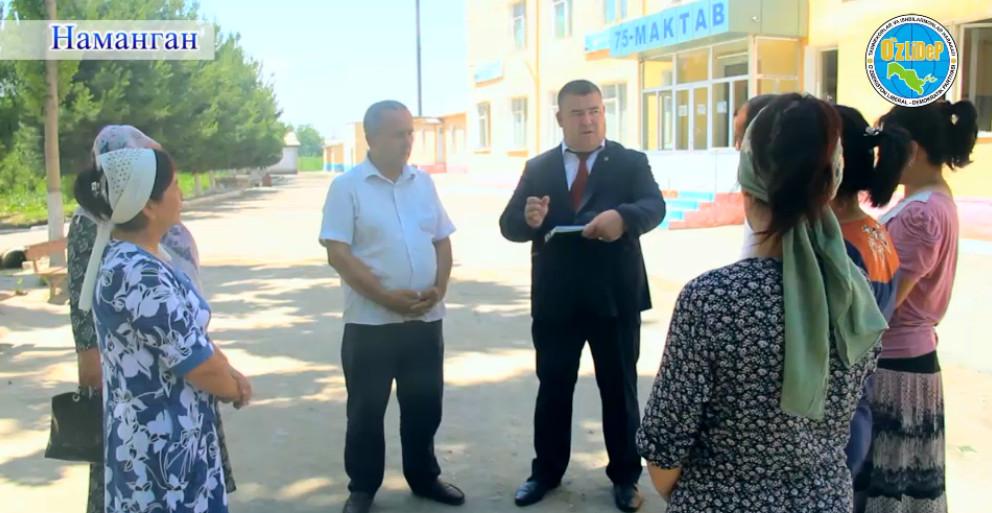 Deputy from UzLiDeP helped install a traffic light and lay water pipes in a makhalla (video) 