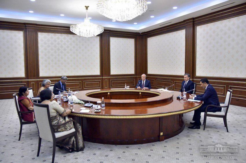 Президент Республики Узбекистан принял министра иностранных дел Республики Индия