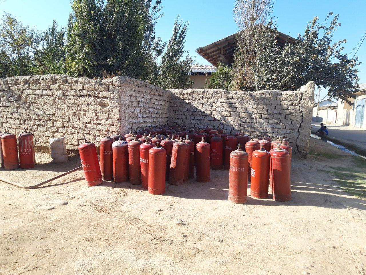 Gas cylinders for 700 houses in “Yakkatut” mahalla will be delivered with the assistance of the deputy from UzLiDeP
