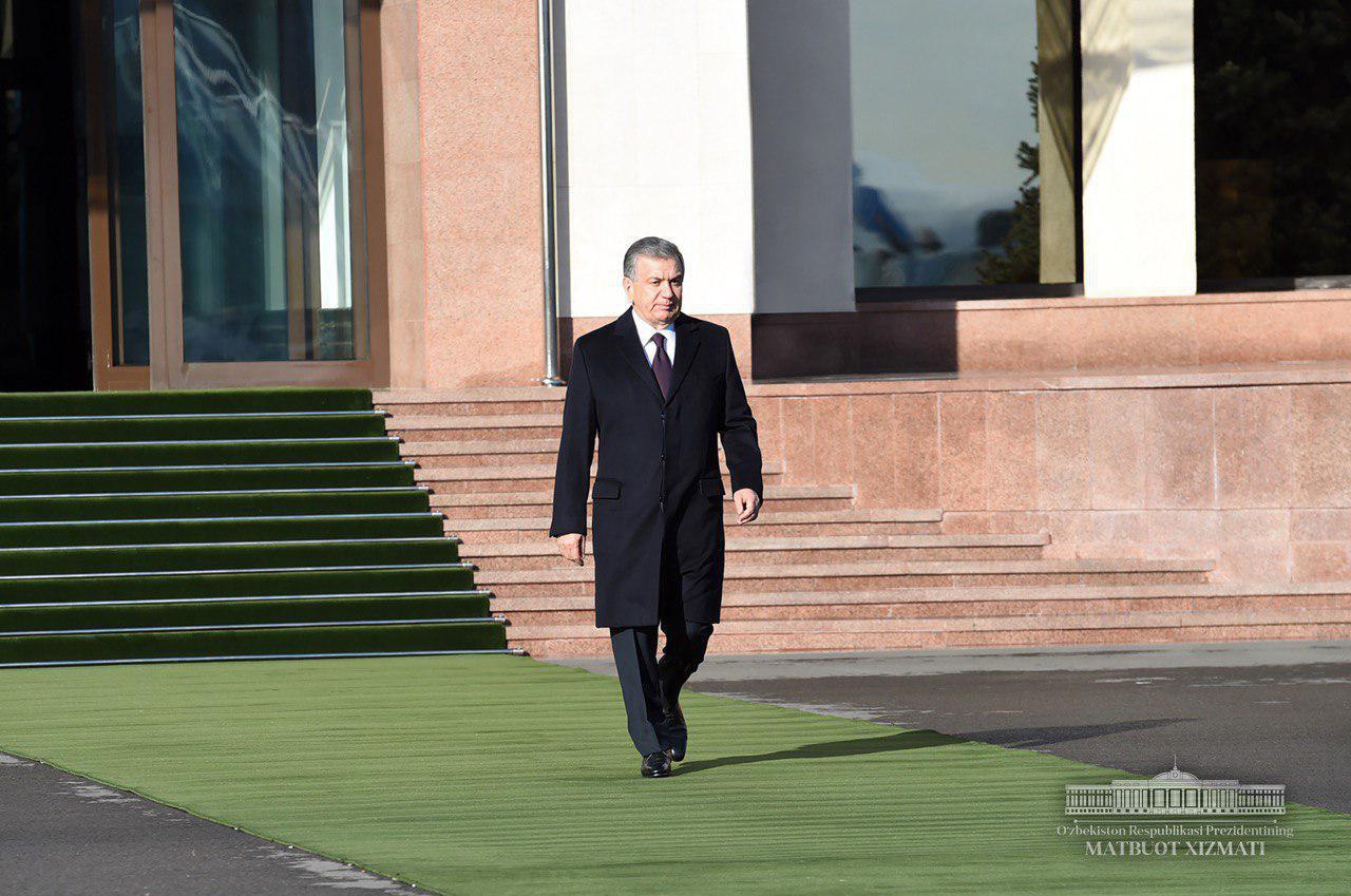 Президент Шавкат Мирзиёев отбыл в Россию