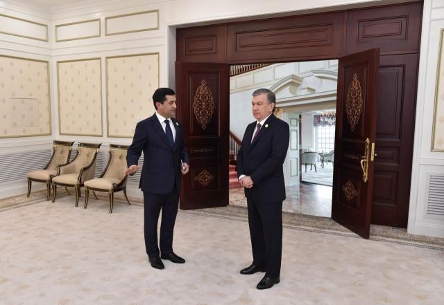 Президент Шавкат Мирзиёев посетил посольство Узбекистана в Китае (+ФОТО)