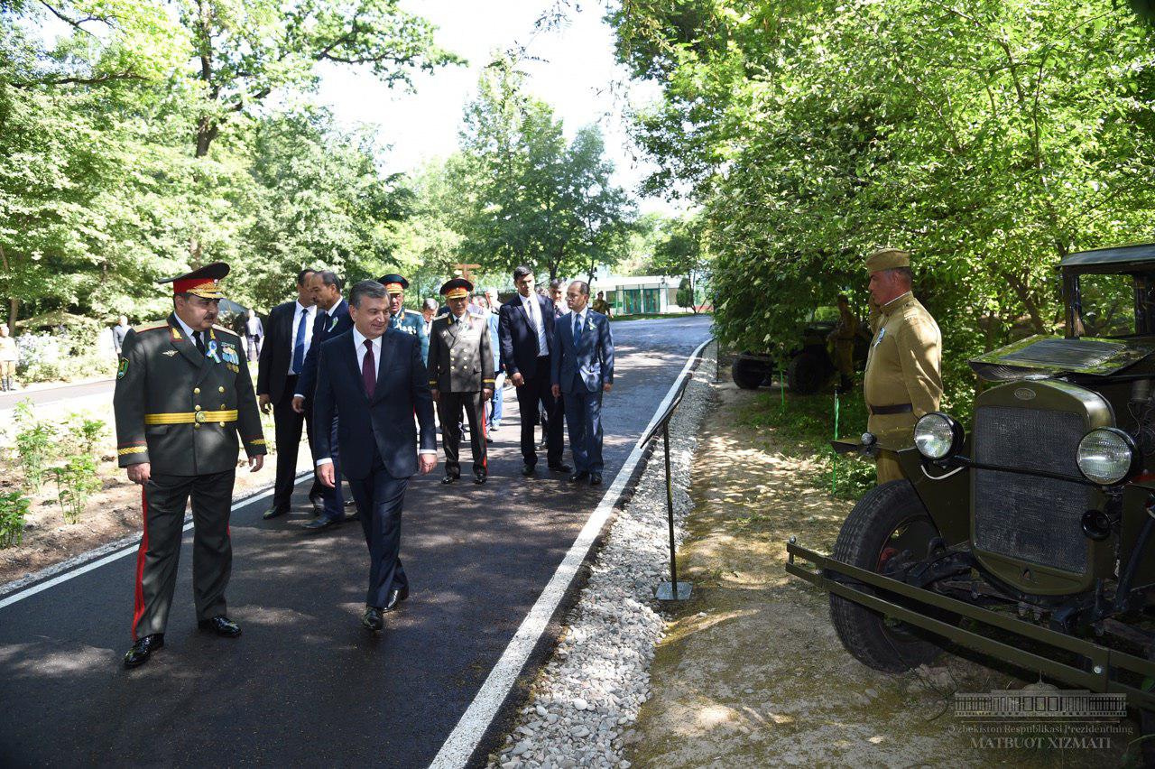 Шавкат Мирзиёев поздравил ветеранов войны и труда