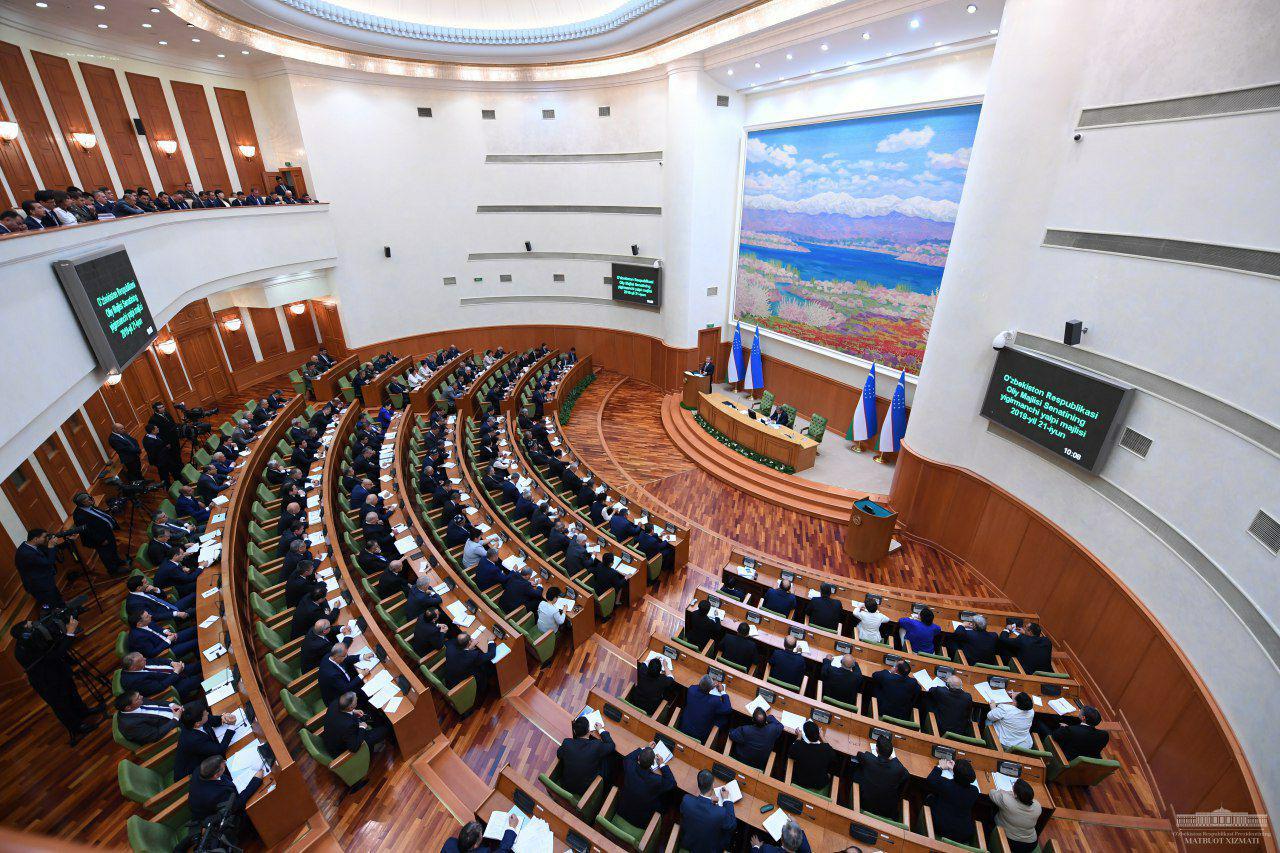 С участием Президента состоялось пленарное заседание Сената Олий Мажлиса