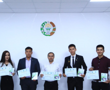 Participants of the “I will become an entrepreneur” project are awarded certificates