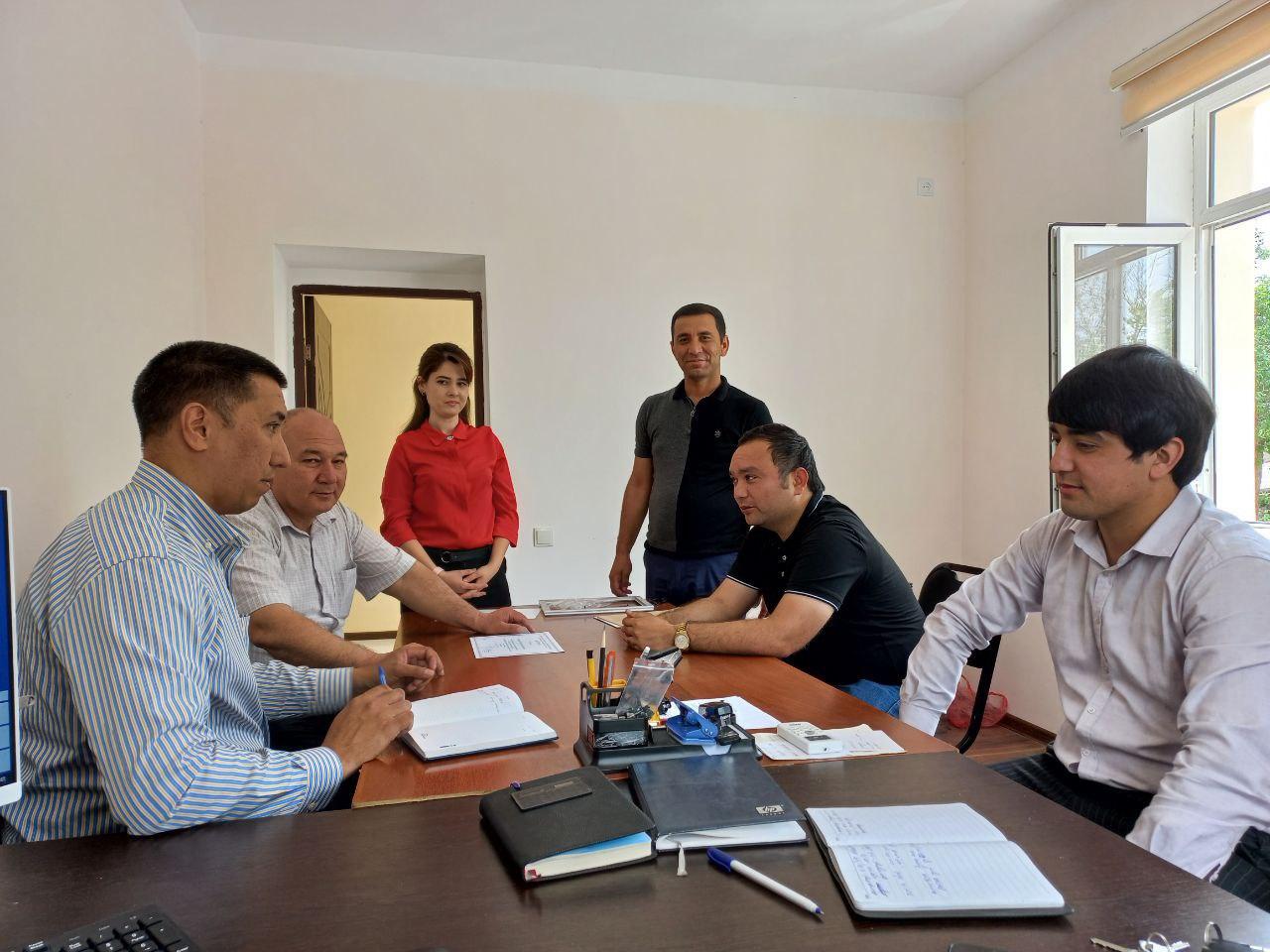 A deputy together with Hokim's assistants and youth leaders studied the problems of mahallas
