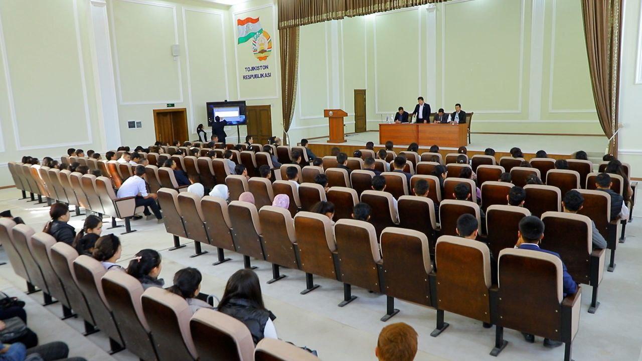 Samarqand davlat universiteti Urgut filiali talaba yoshlari partiya g‘oyalariga qiziqish bildirdi