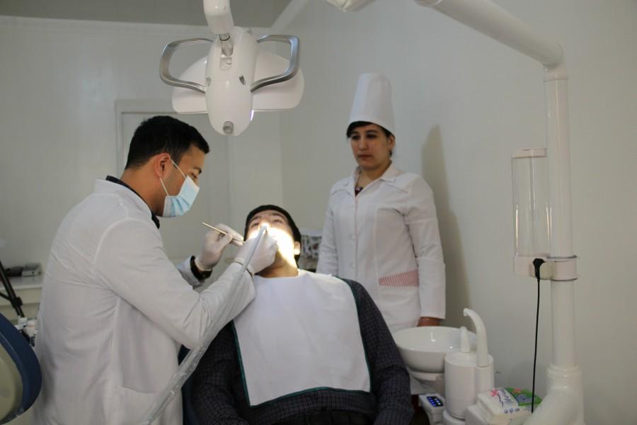Активист УзЛиДеП открыл частную клинику в форме ООО “Sirius stoma dent” в Шаватском районе и организовал для населения бесплатный медицинский осмотр
