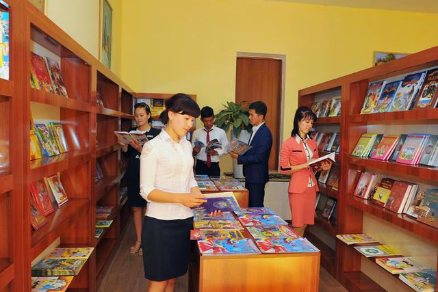 Активист УзЛиДеП организовал в Асаке библиотеку с книжным фондом в 2 тысячи книг