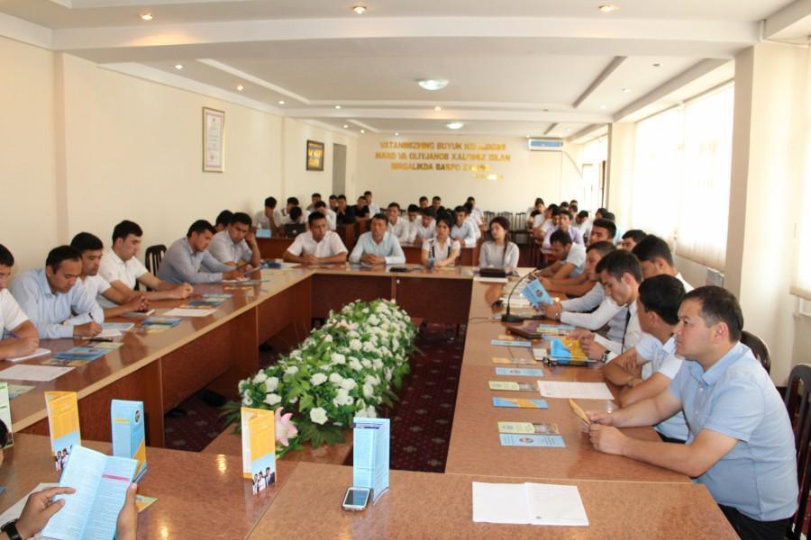 УзЛиДеП организовал мастер-класс для асакинских молодых предпринимателей 