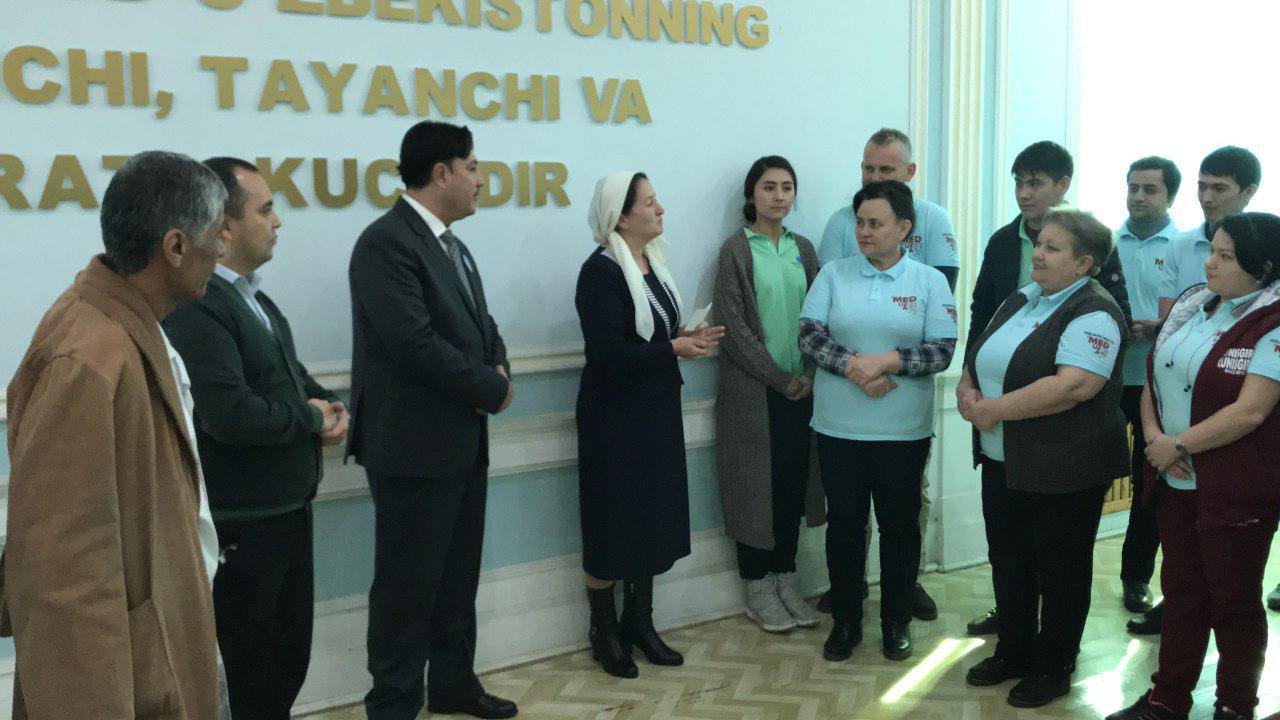 Депутат от УзЛиДеП организовал медицинский осмотр с участием зарубежных врачей 
