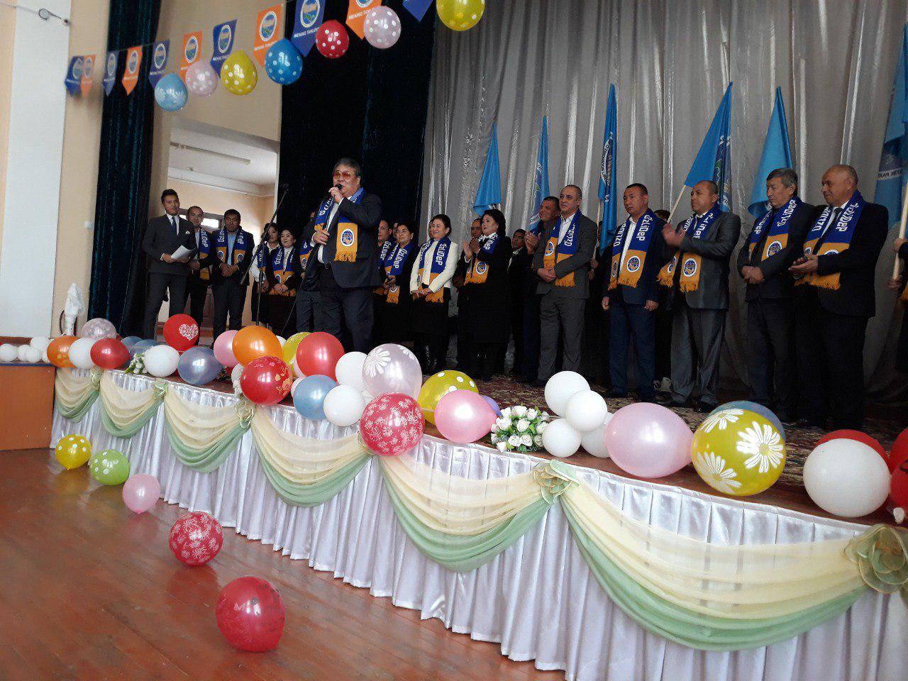 Кандидаты в депутаты от УзЛиДеП встретились  с избирателями Пскента
