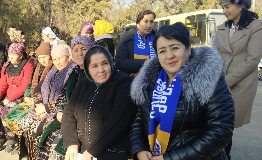  Candidate for deputy P. Akhmedjanova meets with voters