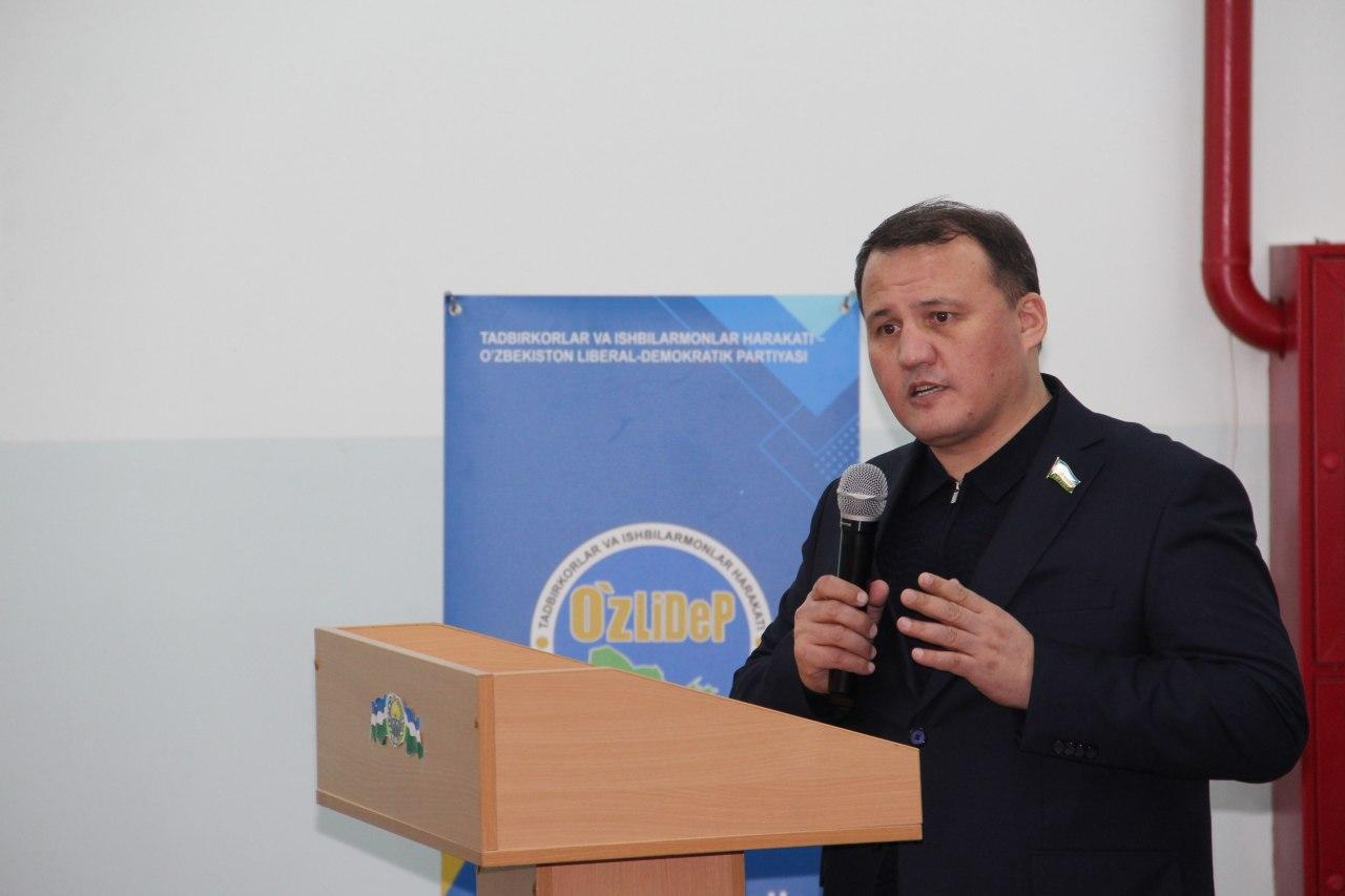 Диалог руководителя фракции УзЛиДеП  А.Хаитова с  избирателями  Шахрисабза