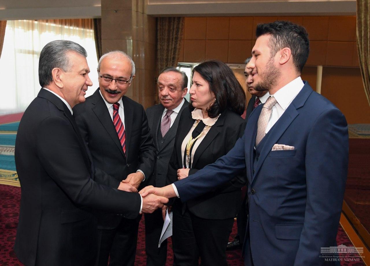 Президент Узбекистана встретился с представителями деловых кругов Турции (+фотогалерея)