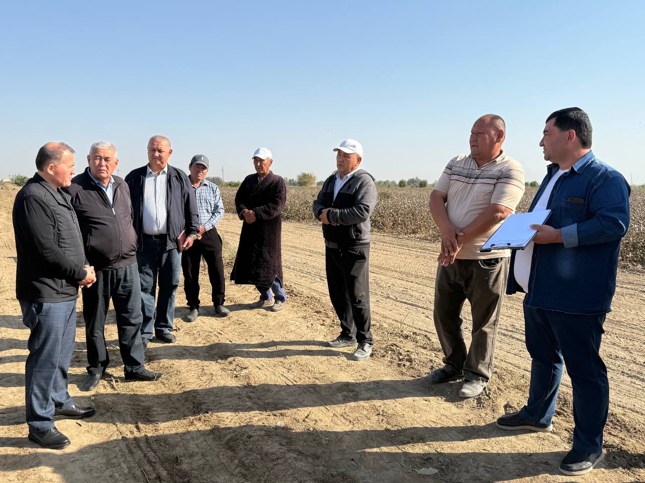 Nishonlik fermer dronlar yordamida paxta dalalariga kimyoviy ishlov berishni ommalashtirish bo‘yicha taklif berdi
