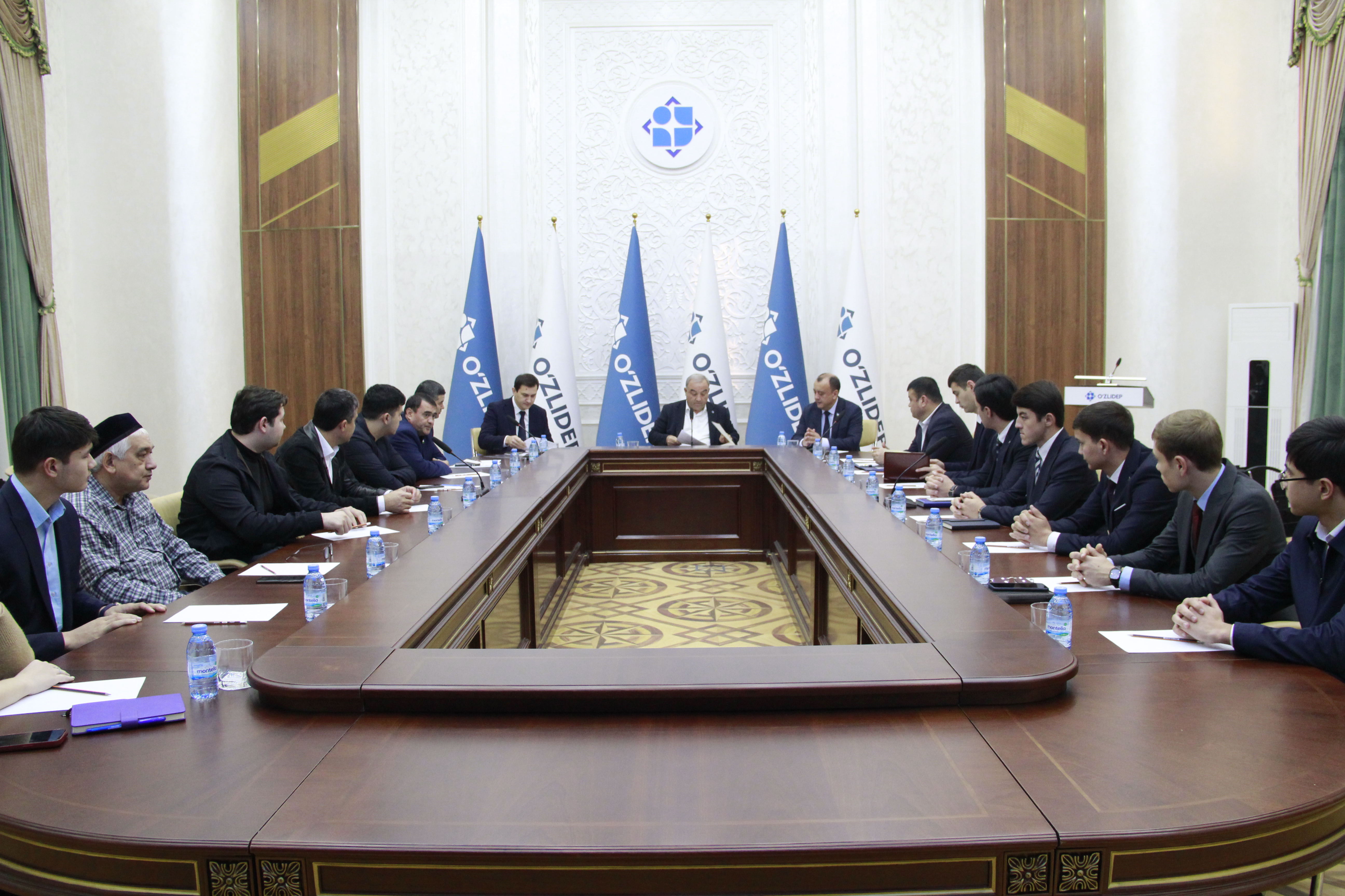 O'zLiDeP muloqotida tadbirkorlarning raqamli xizmatlardan foydalanishiga to‘siq bo‘layotgan byurokratik muammolar ko‘tarildi