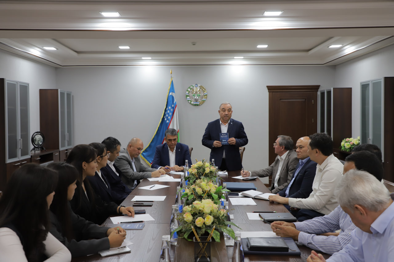 “Tekis yo‘l – xavfsiz harakat”: yo‘l qurilishida zamonaviy islohotlar muhokama qilindi