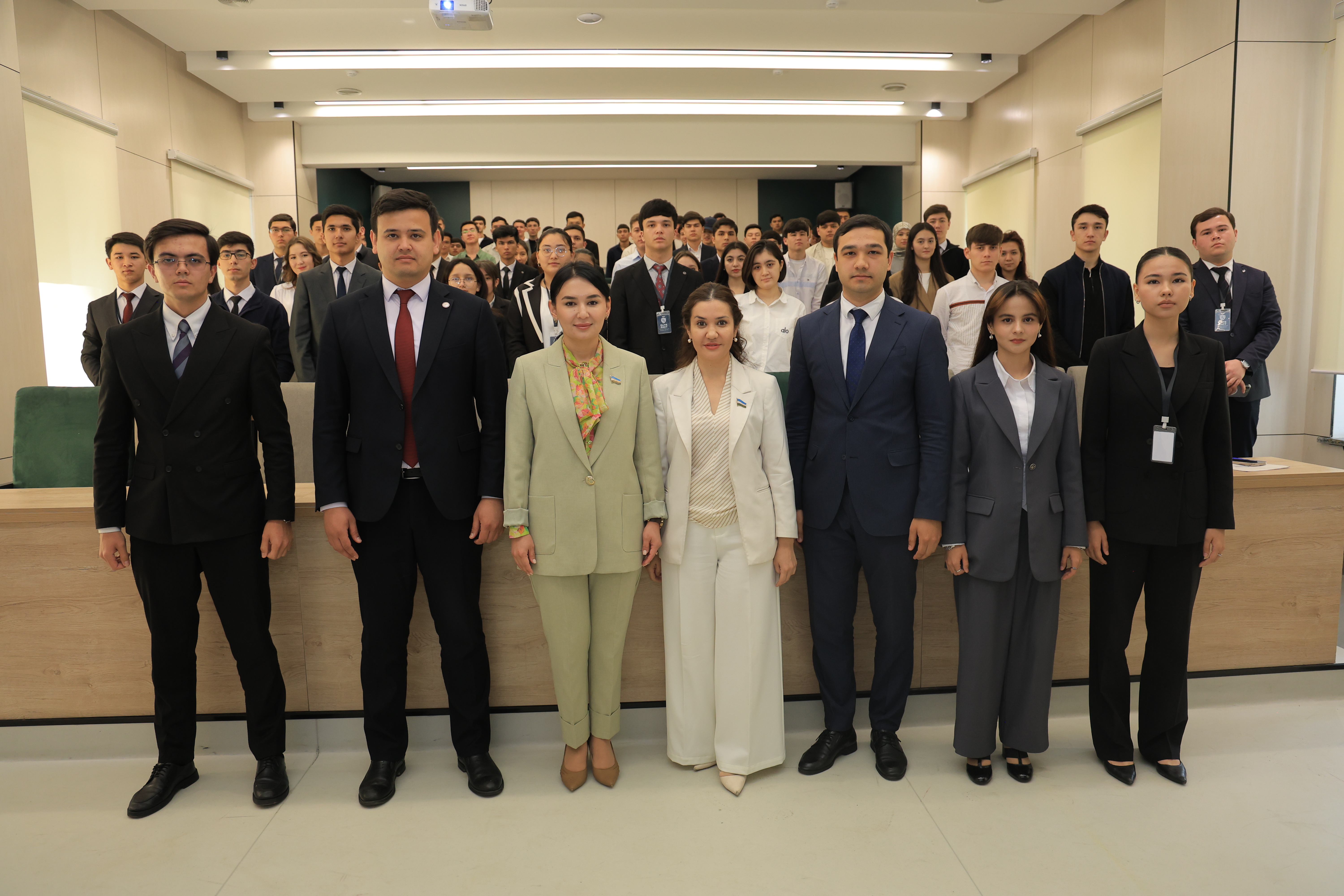 Yoshlar bilan ochiq muloqot: takliflar qo‘llab-quvvatlandi