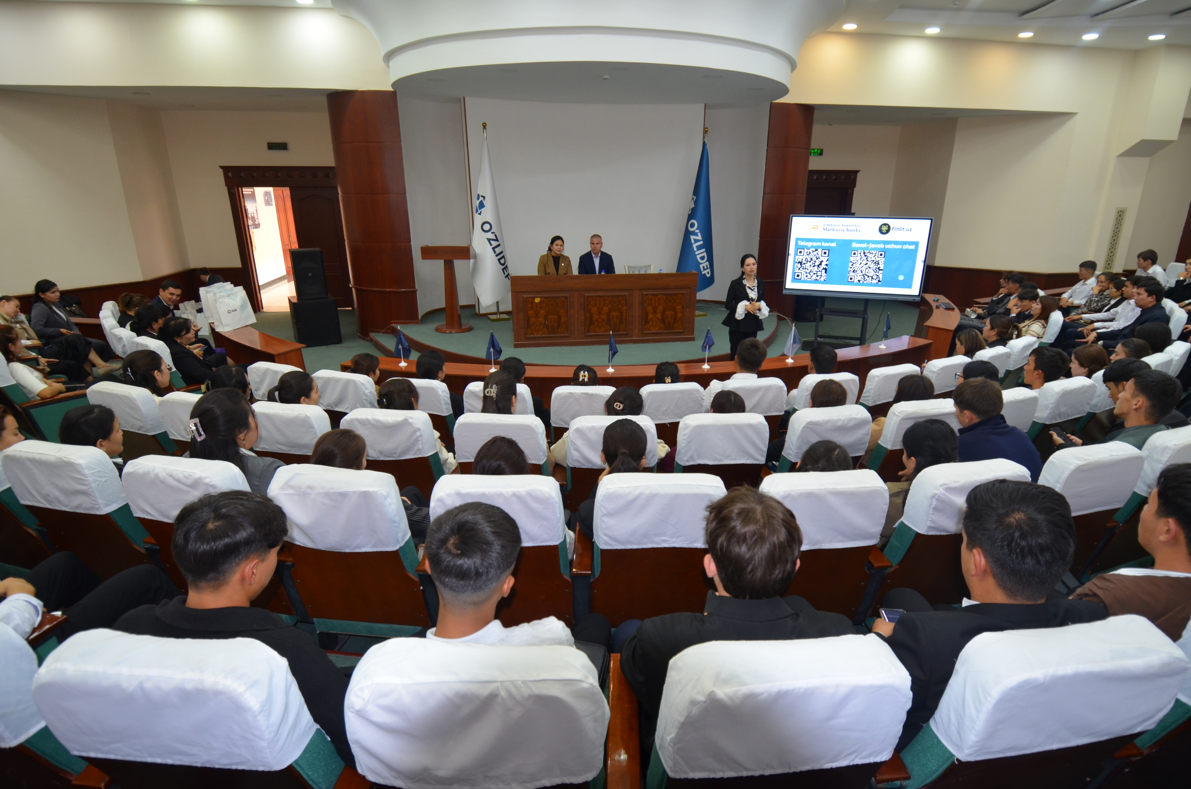 O'zLiDeP nukuslik yoshlarning moliyaviy savodxonligini oshirishga qaratilgan seminar-trening o‘tkazdi