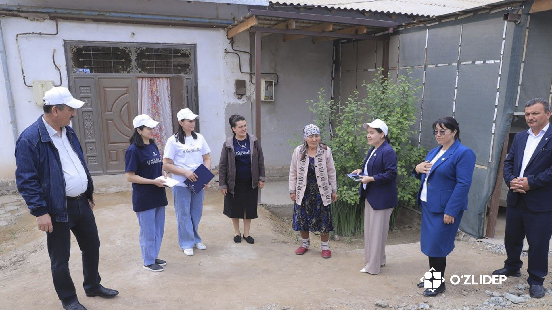 “Yurakka yo‘l” aksiyasi doirasida mahallalardagi oilalar holidan xabar olinyapti